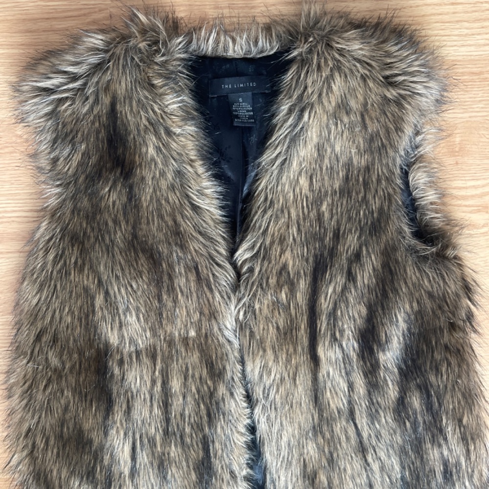 The Limited Brown and Tan Faux Fur Vest with Tie and Pockets Size Small - Picture 3 of 7